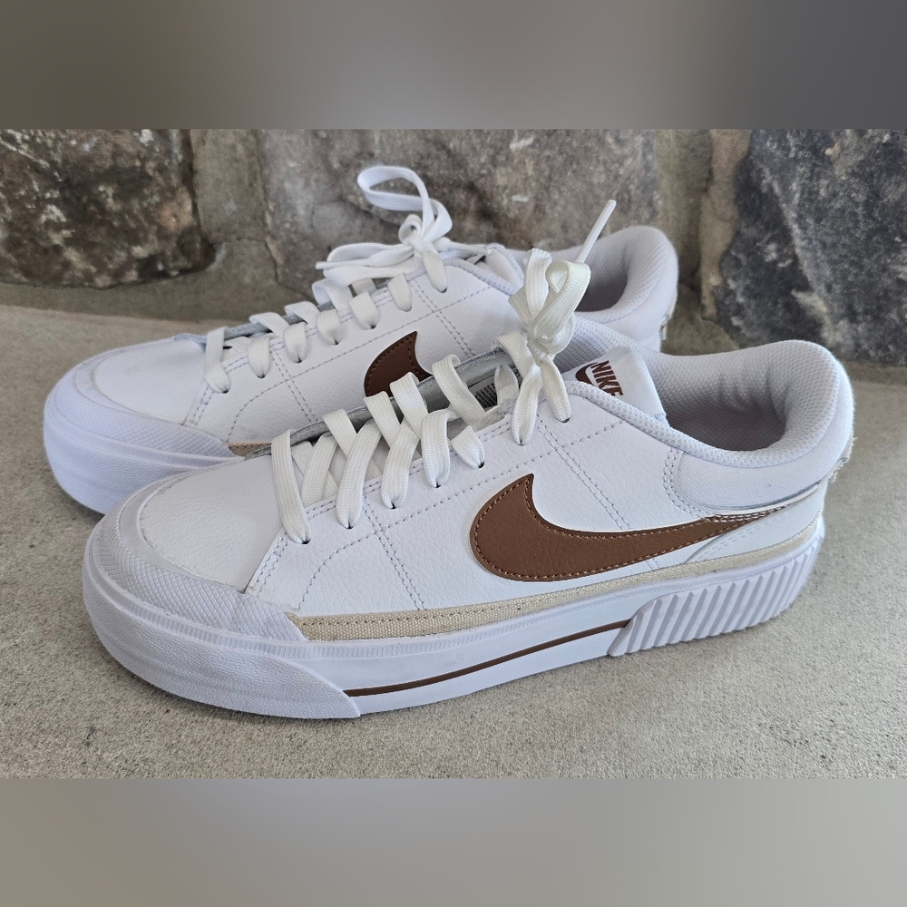 Women's Court Legacy Lift Platform Sneaker with Tan Swoosh Size 7.5 NWOT